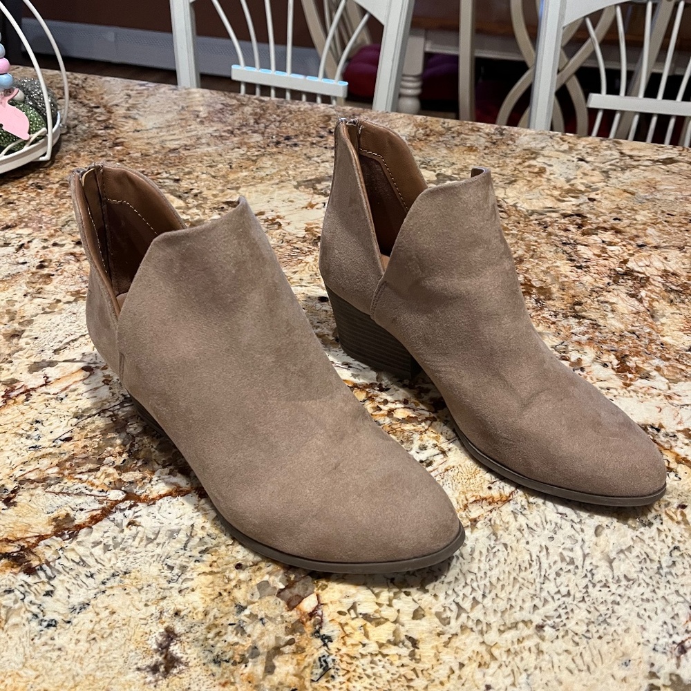 Ankle booties